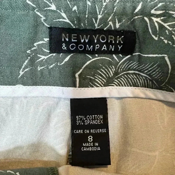 NewYork & Co Boot Cut Pants Olive Green & Crem Floral Print - Picture 6 of 12